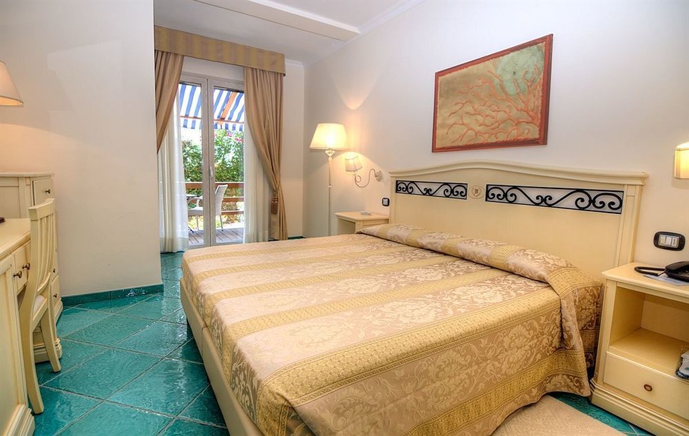 Biodola Hotel 4*